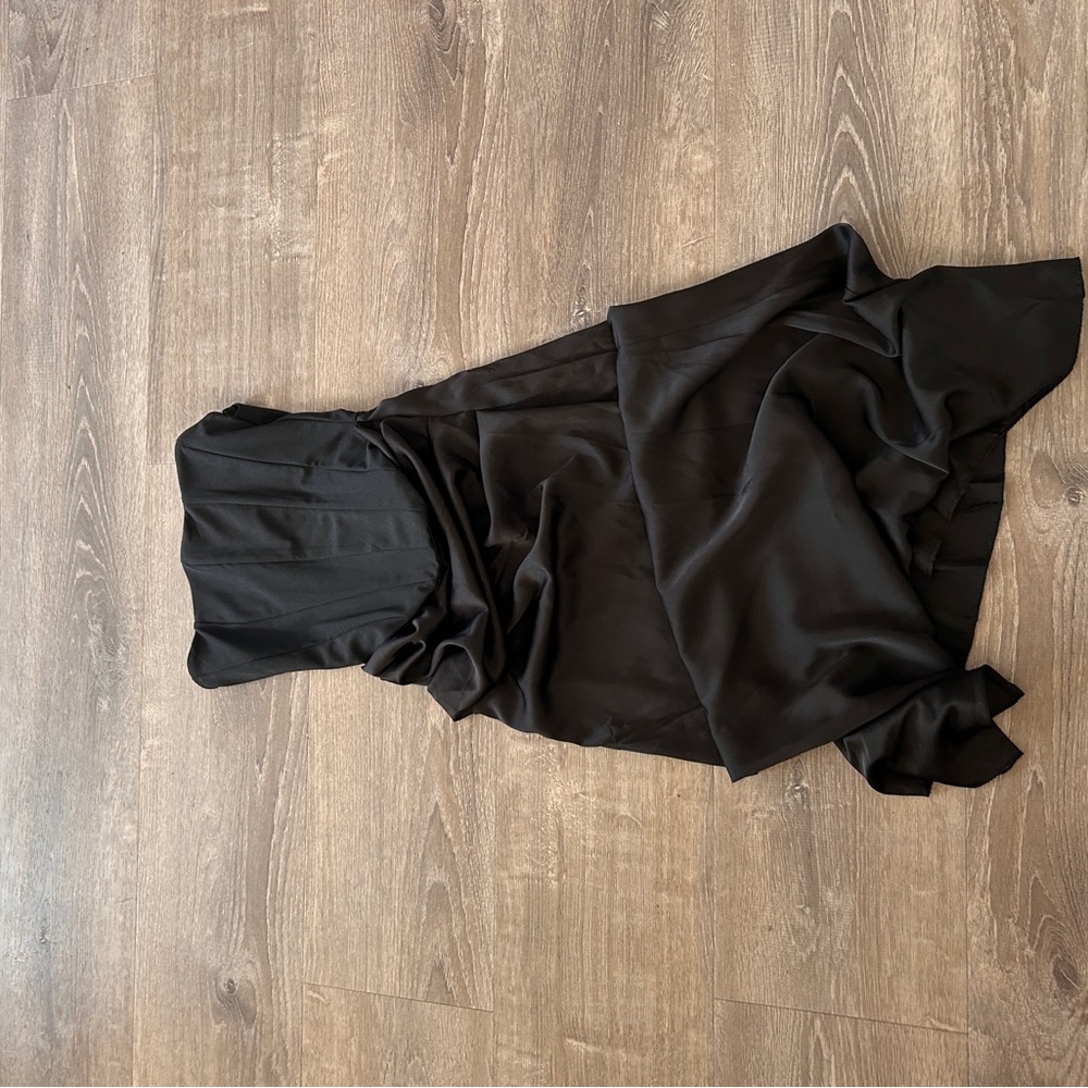Elegant Black Strapless Dress